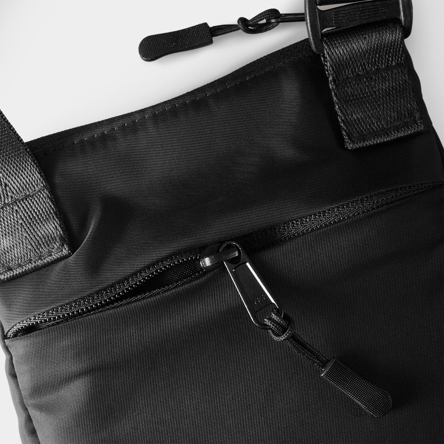 Túi Nylon Crossbody Bag